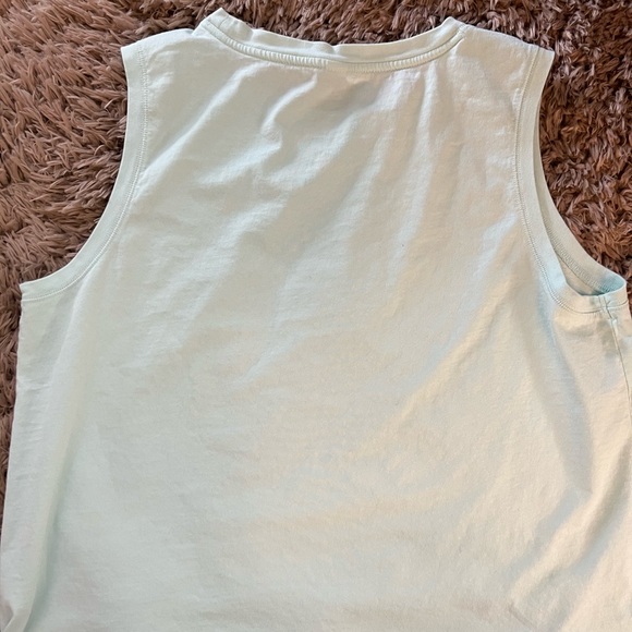 Old navy Women's Graphic Tanktop Size XL - Picture 6 of 6